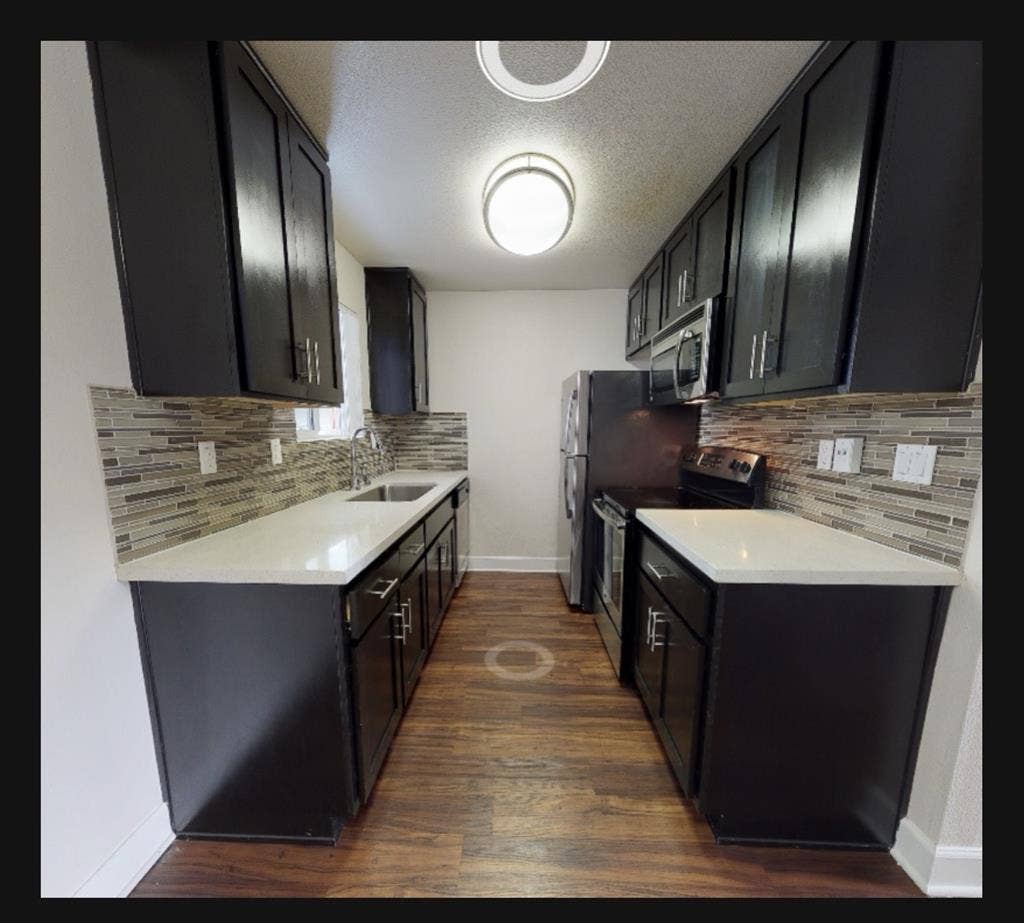 Large Suite in 2-bed Apt - Pasadena