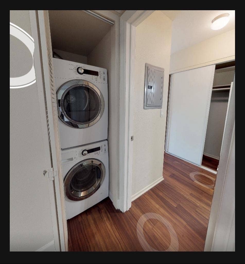 Large Suite in 2-bed Apt - Pasadena