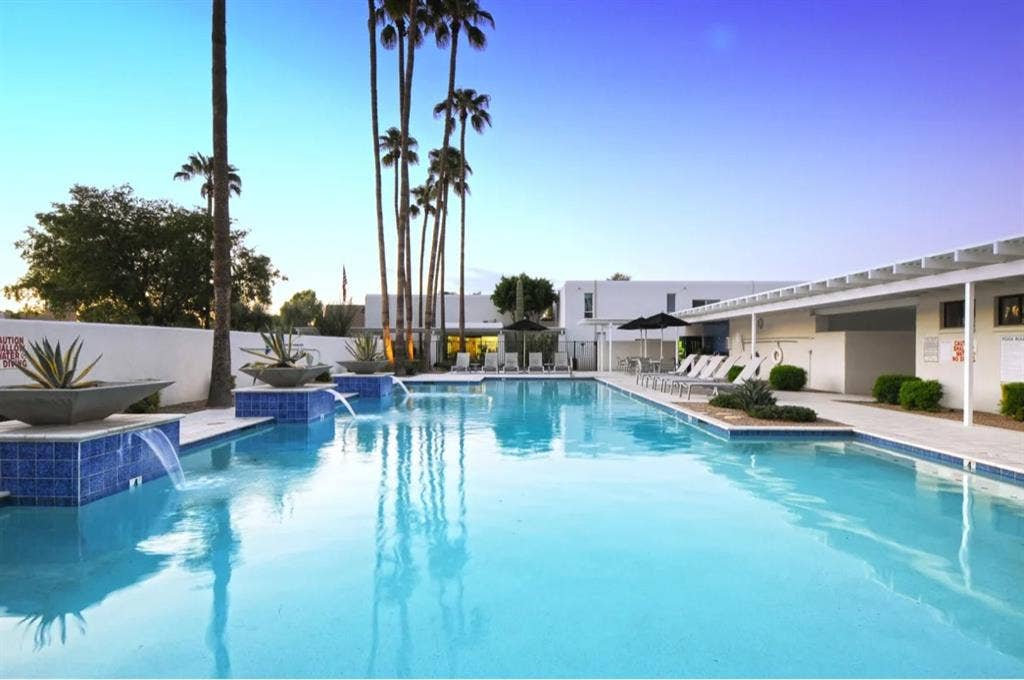 $750 - room available ASAP