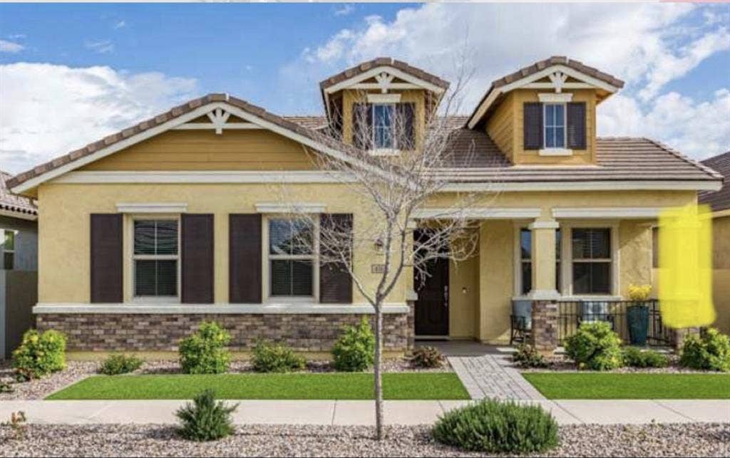Master Bedroom, Utilities Included