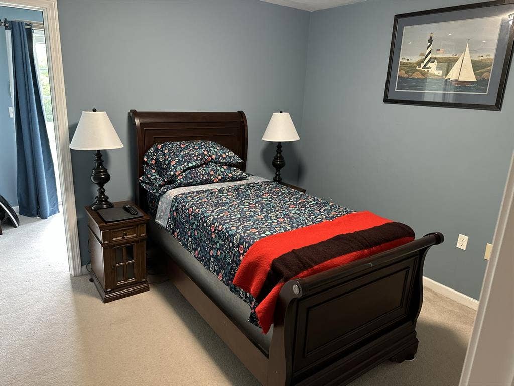 Newer condo upscale community
