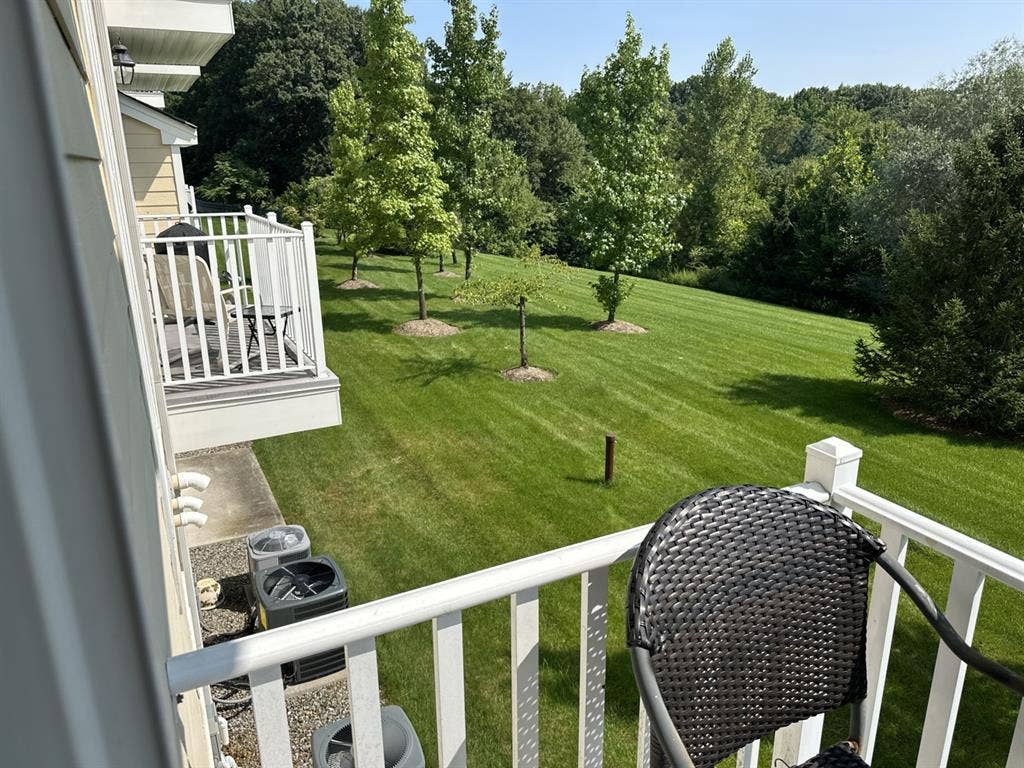 Newer condo upscale community