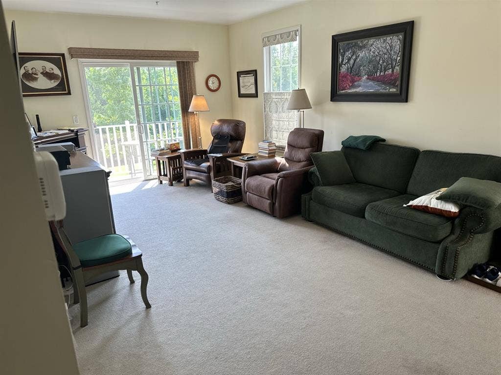 Newer condo upscale community
