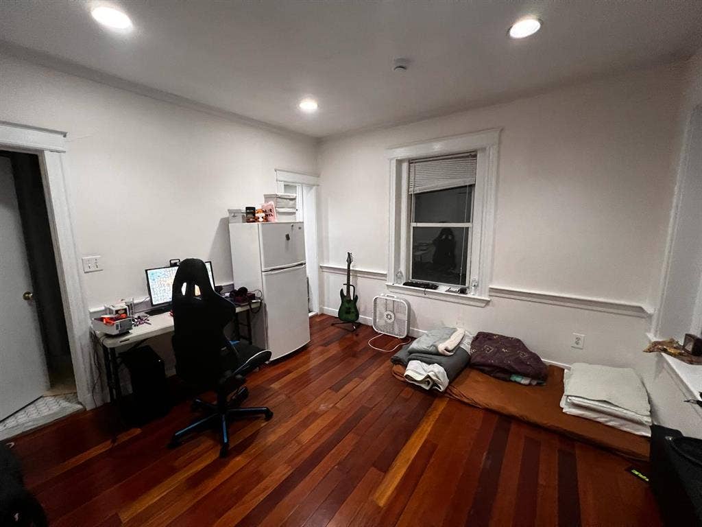 Boston Studio Sublease Available
