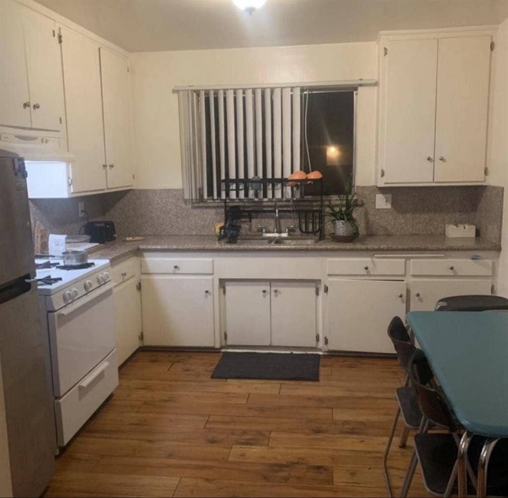 Higland Park Room for Rent