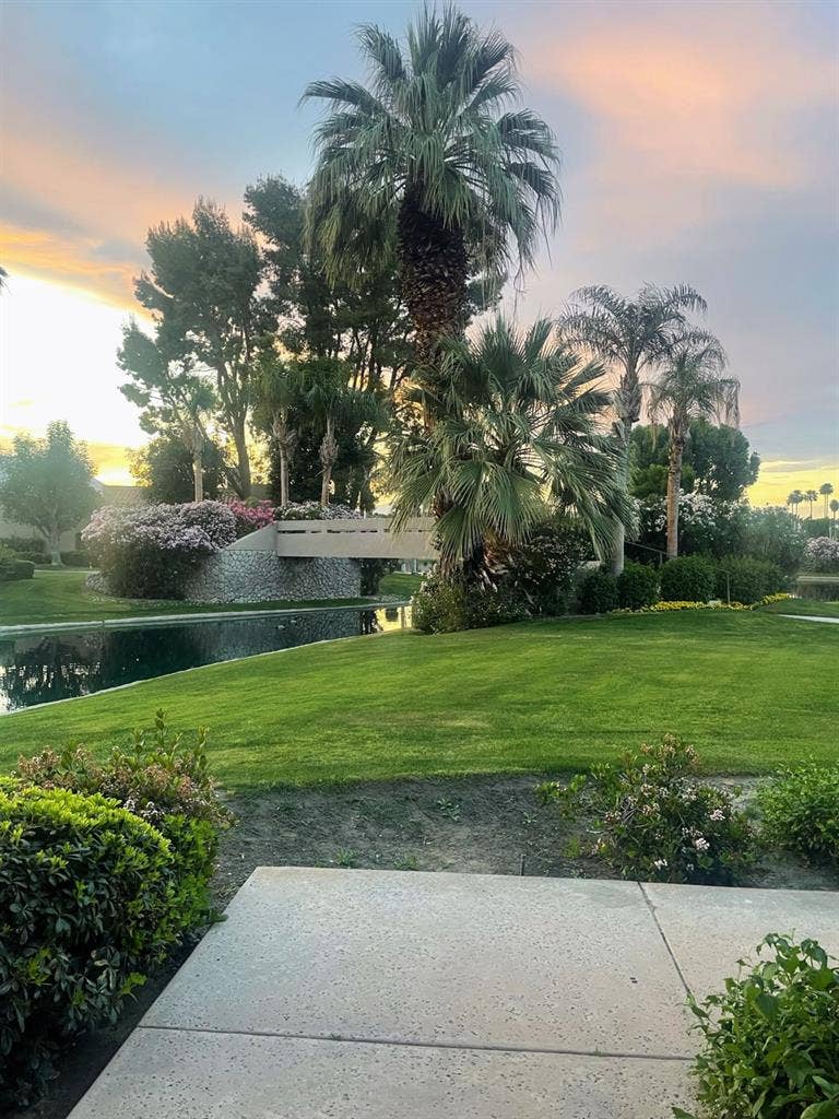 Lakefront condo