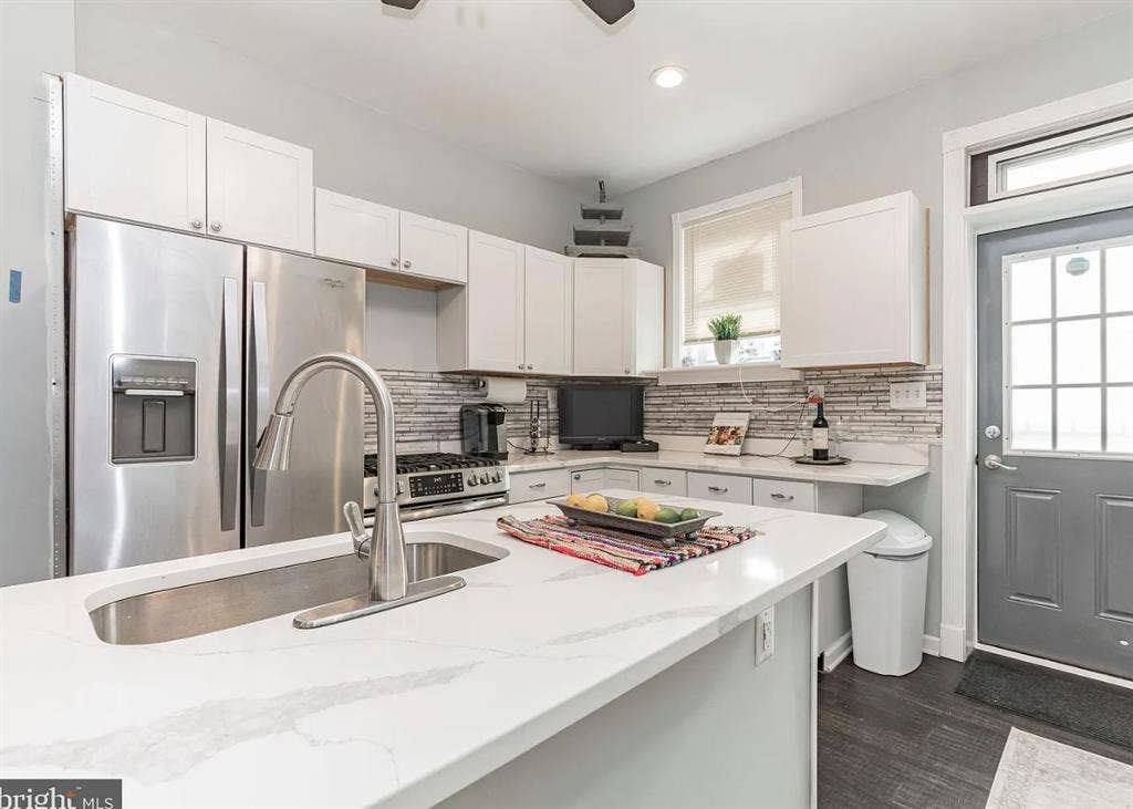 New Listing -1st level of Row House