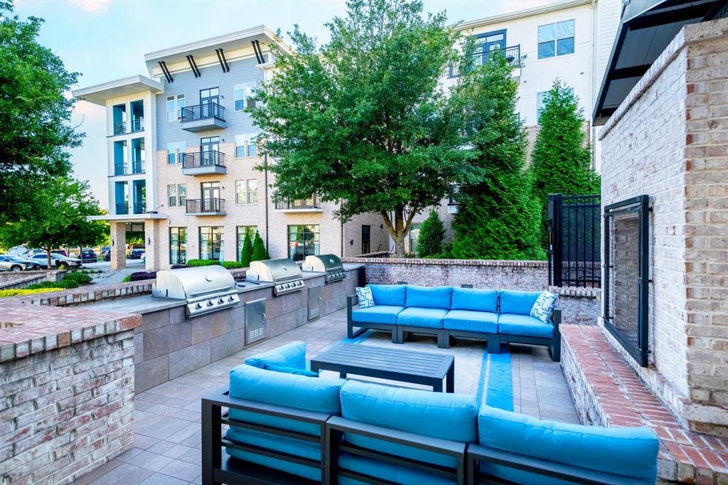 Entire 2B/ 2B unit for sublease.