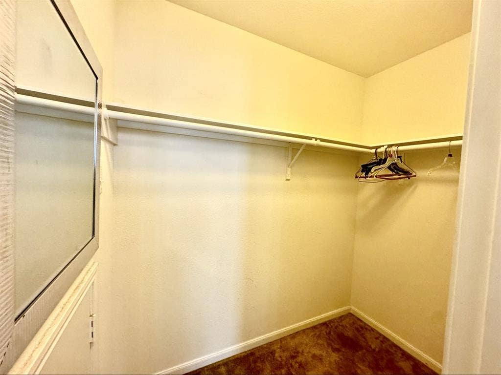 Looking for Female Tenant