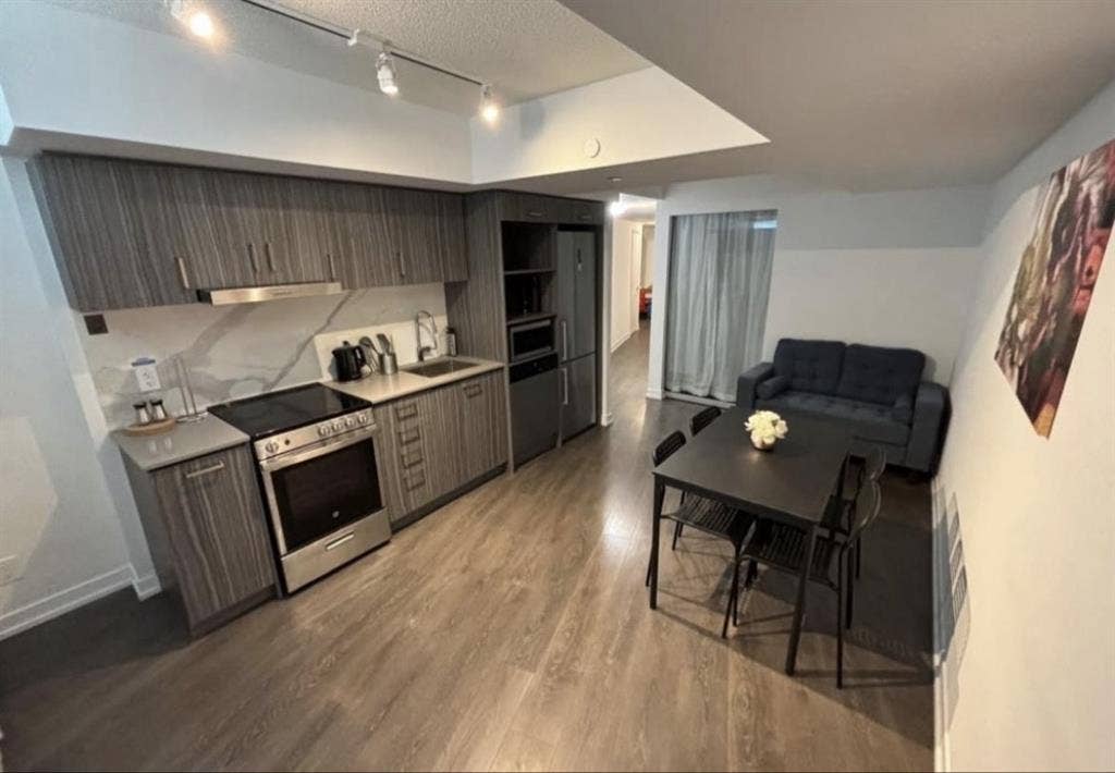 Sublet Available in DT Toronto