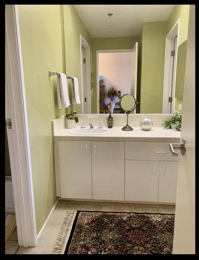 Nice Private bedroom + bathroom!