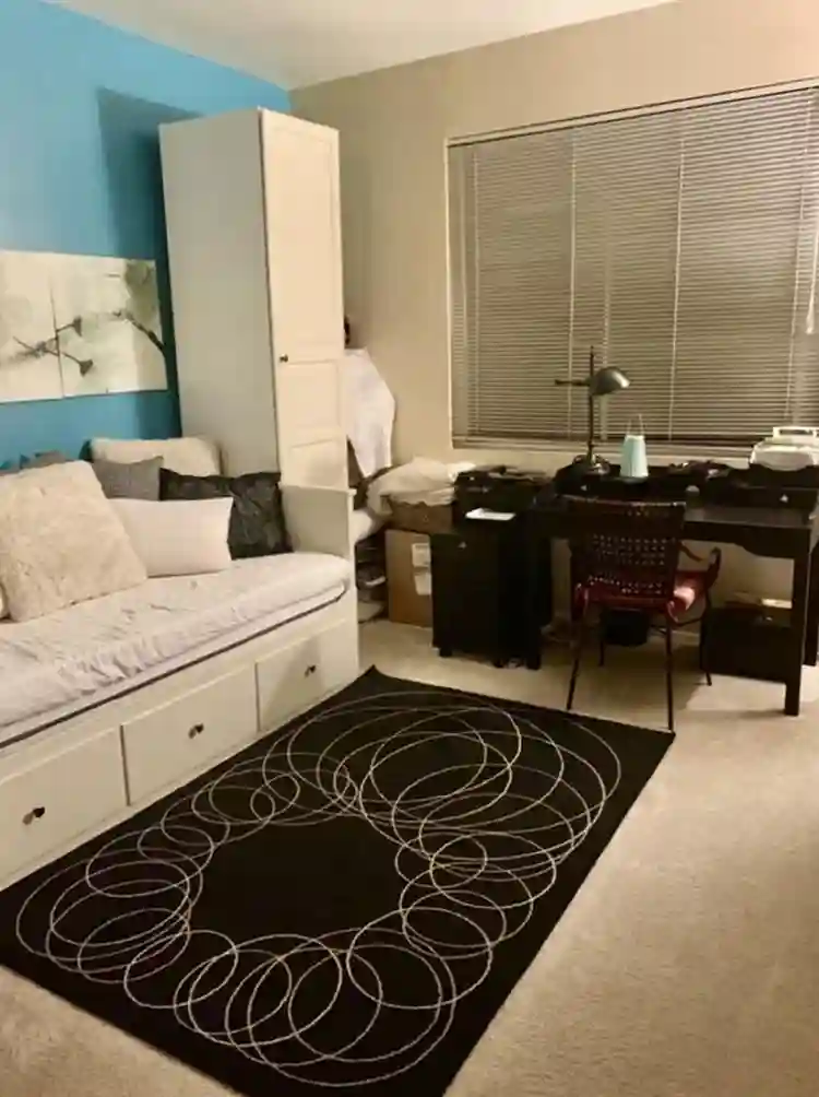 Nice Private bedroom + bathroom!