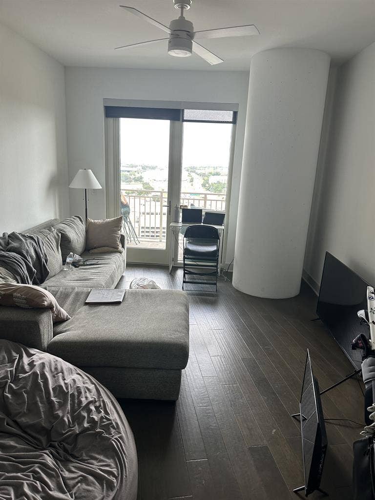 Luxury Downtown Private Room/Bath