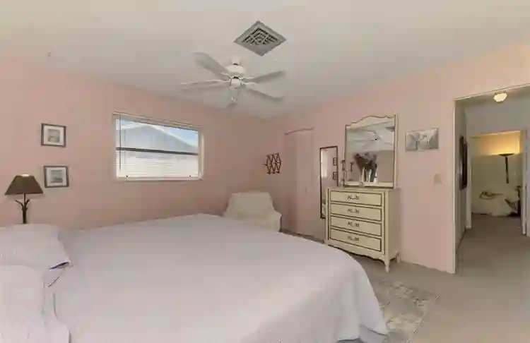 PRIVATE ROOM/SHARE HOUSE