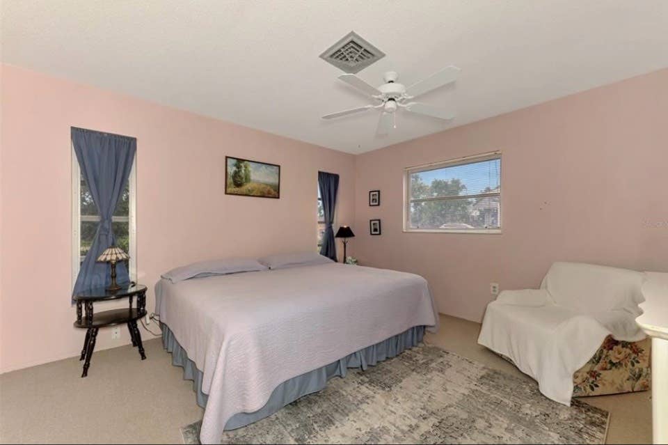 PRIVATE ROOM/SHARE HOUSE