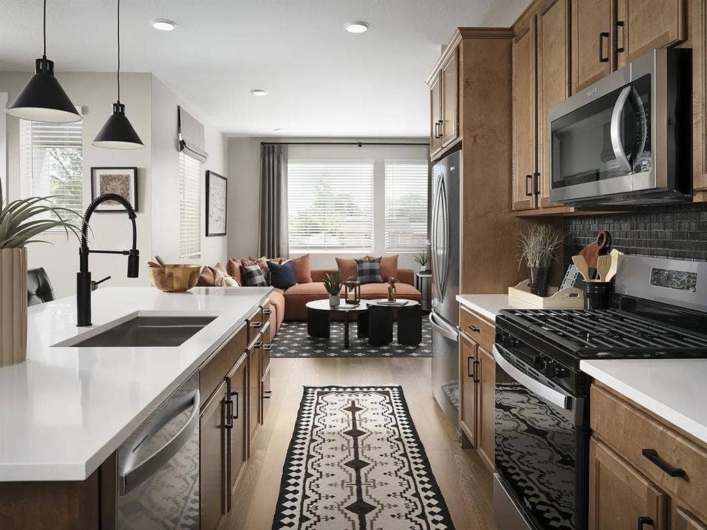 Room for rent in a townhousee