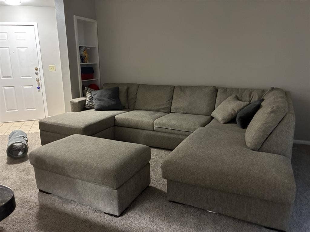 Need roommate asap