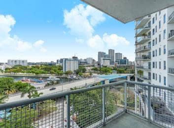 1/1 Loft on the River downtwon