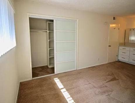 Private Room & 1/2 Bath