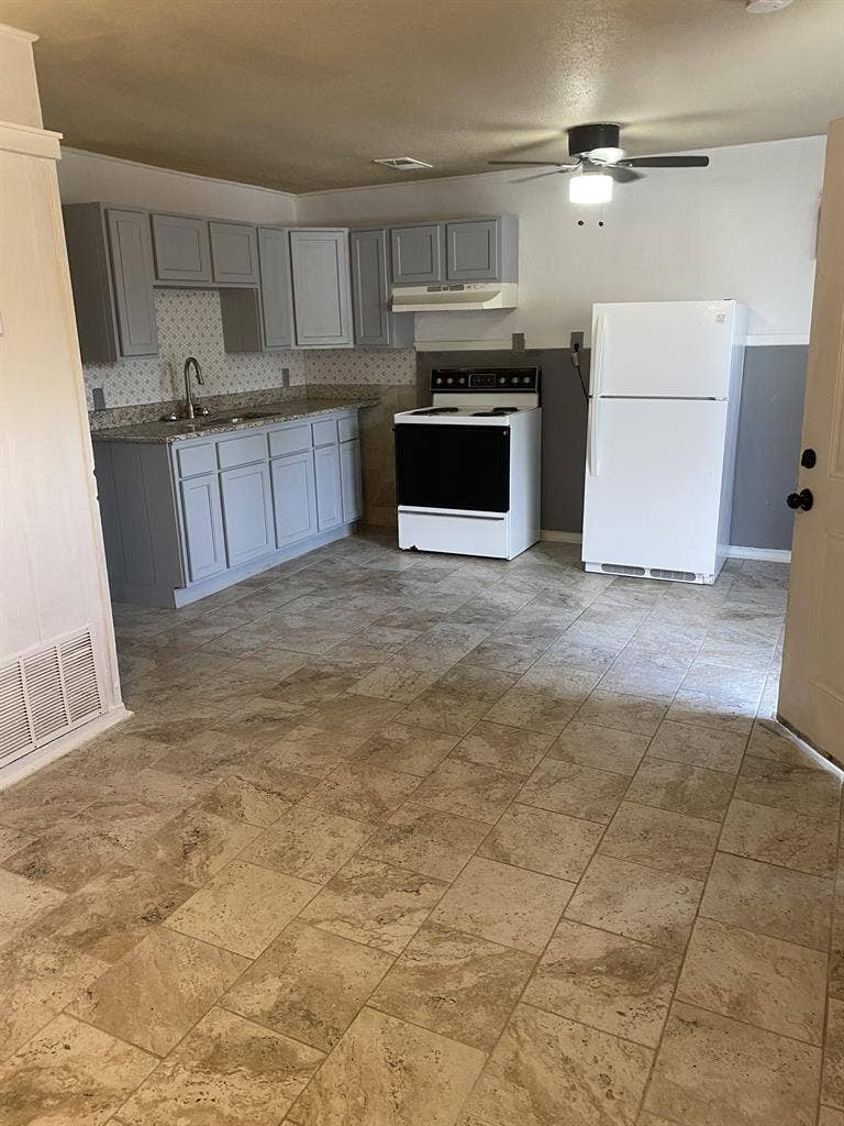 1/1 bath apartment for rent