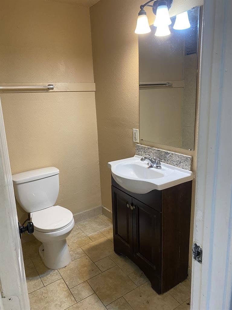 1/1 bath apartment for rent