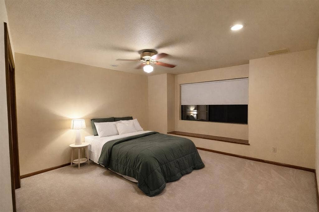 Large room - utilites included!