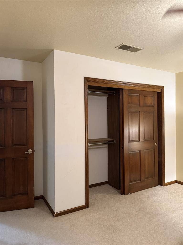 Large room - utilites included!