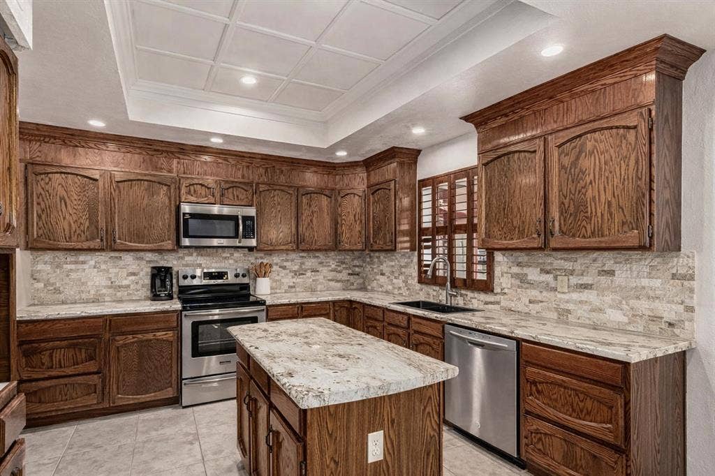 Large room - utilites included!