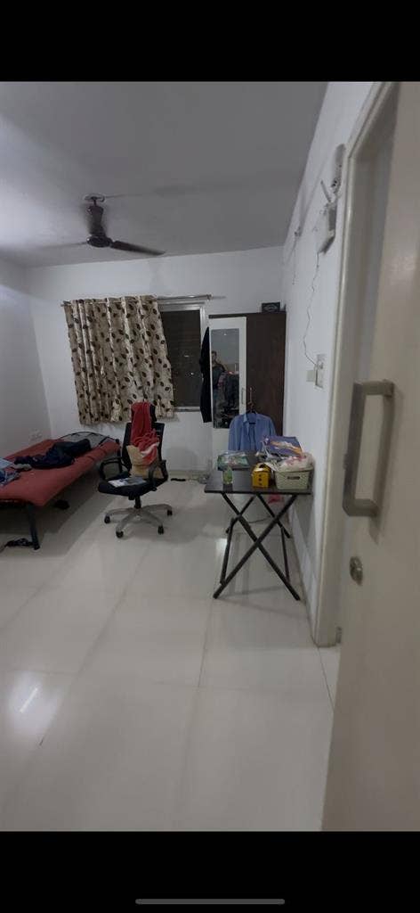 Looking for female flatmates