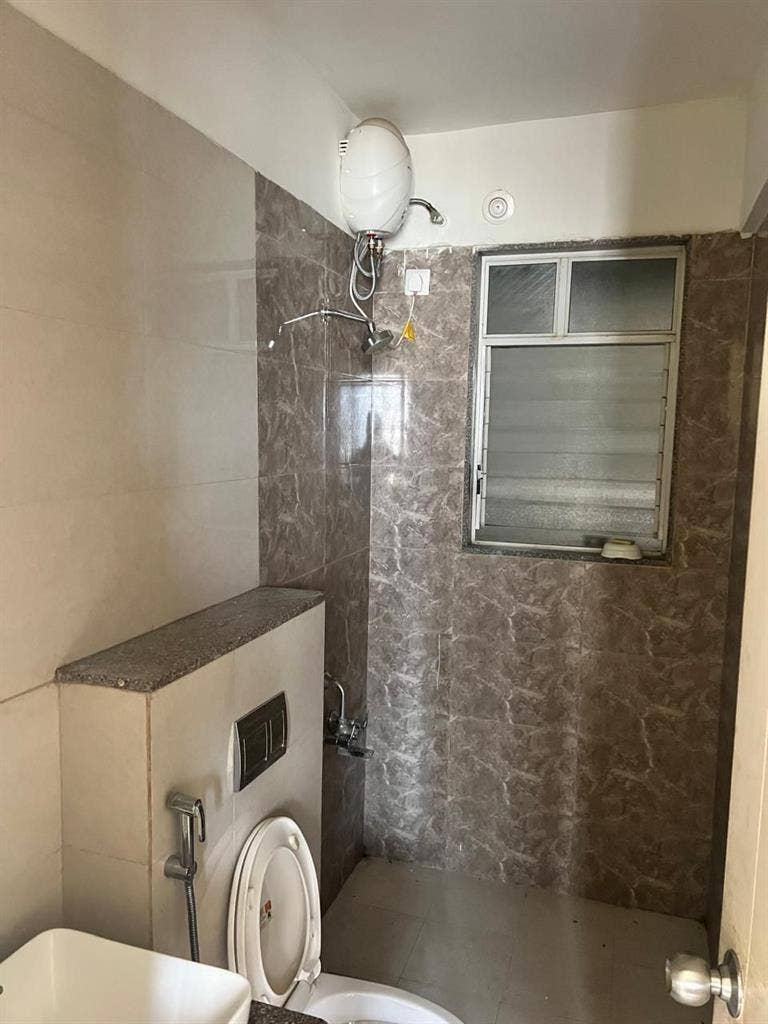 Looking for female flatmates