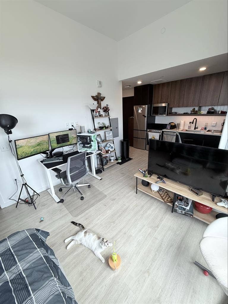 Studio with mountain views!!