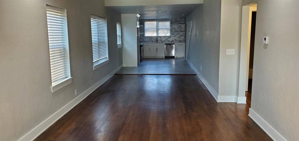 One room with closet