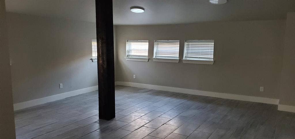 One room with closet