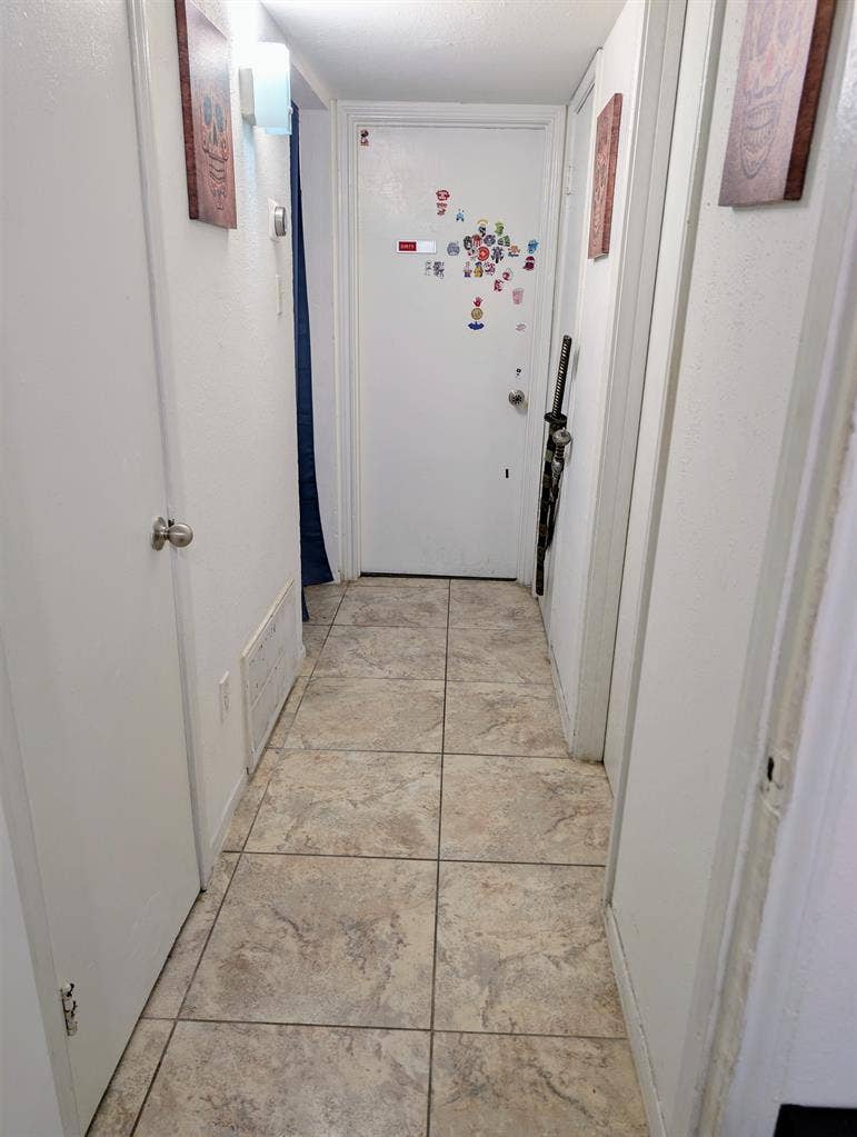 Looking for Roommate