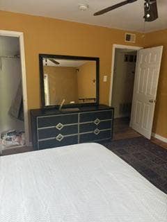 EVANSTON room for rent