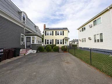 Room for rent 1100 with parking