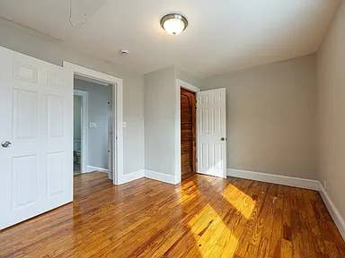 Room for rent 1100 with parking