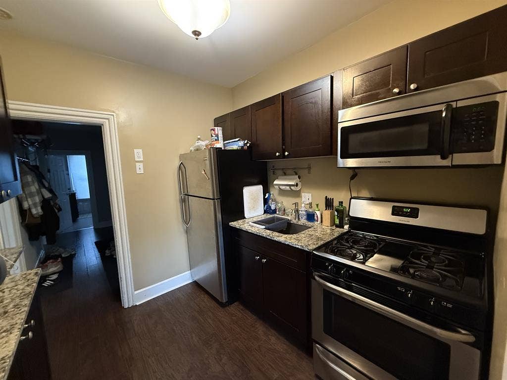 $700 Private Room Downtown Hinsdale