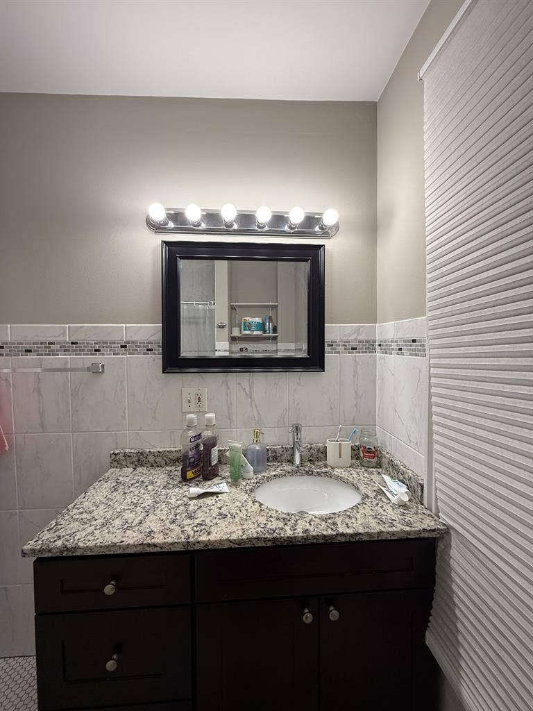 $700 Private Room Downtown Hinsdale