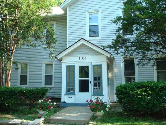 $700 Private Room Downtown Hinsdale