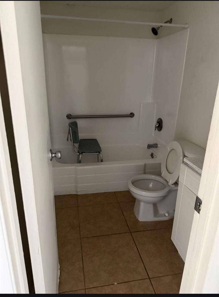 Private room in Glendale near GCC
