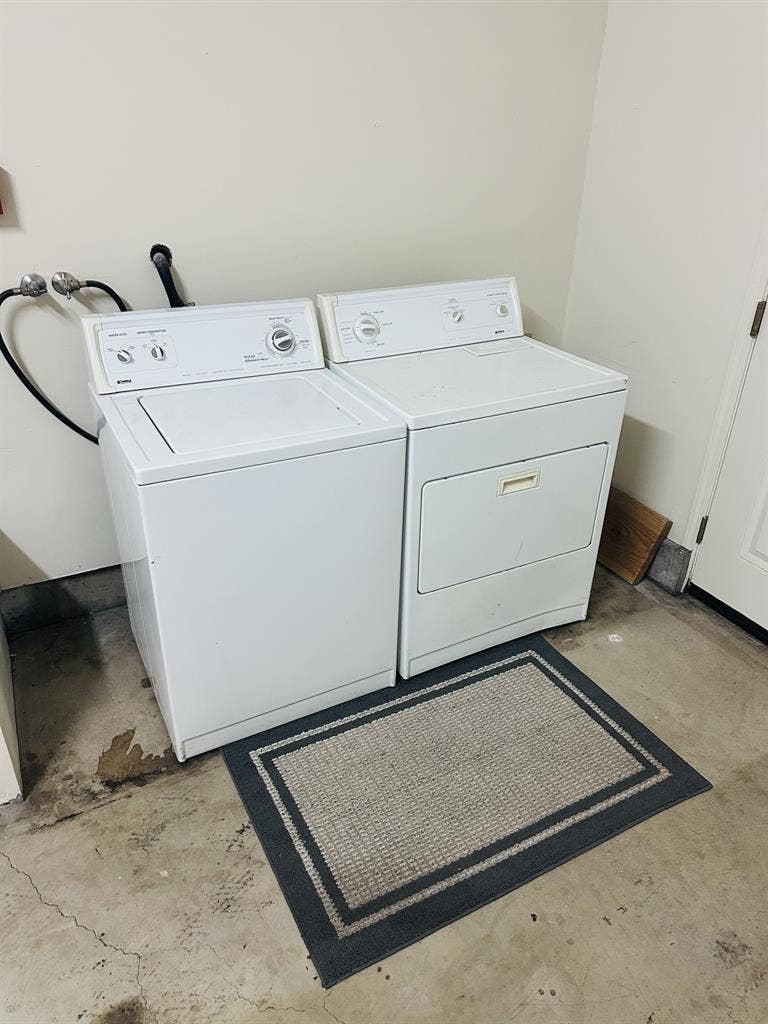 1 bedroom, 1 bath in duplex