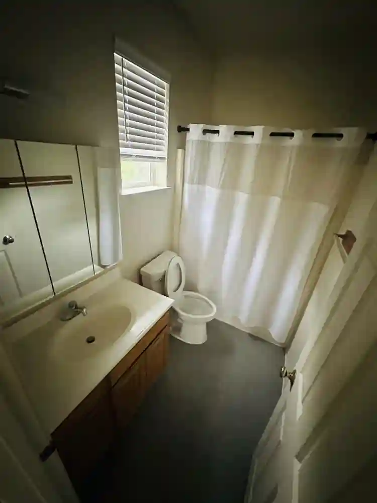 1 bedroom, 1 bath in duplex