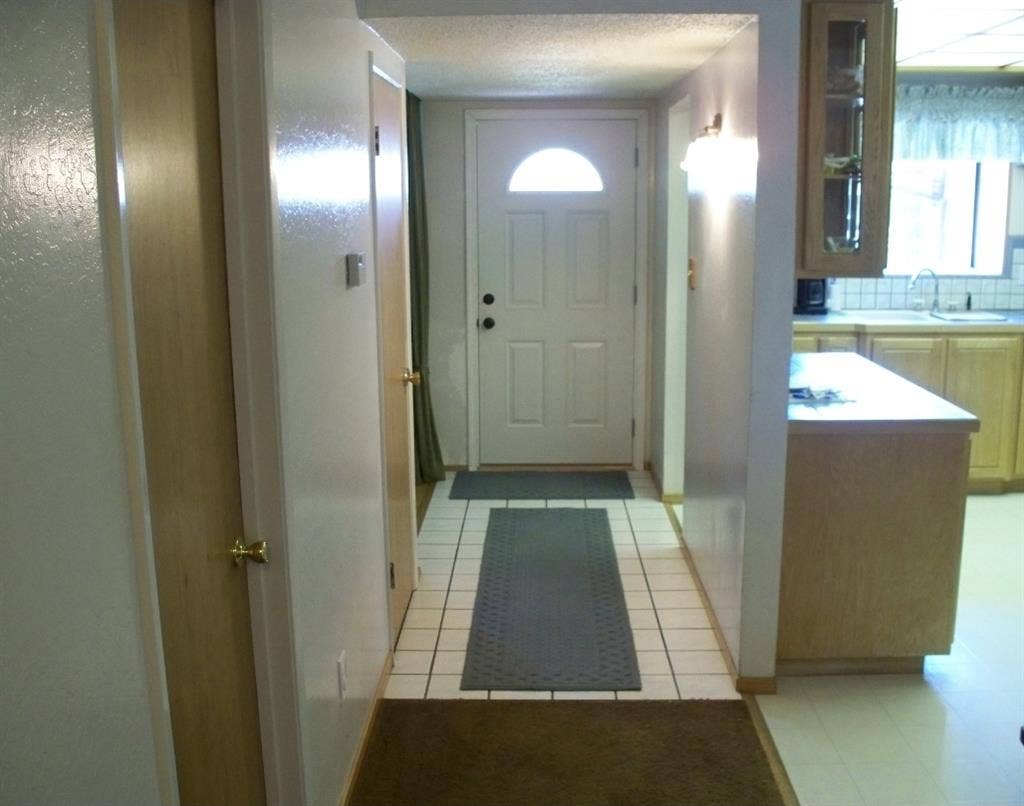 S.J. 95123 House 1br available