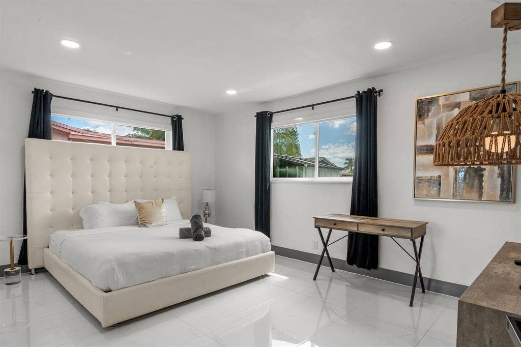 Beautiful Room in Renovated House