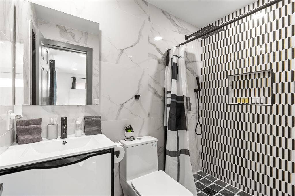 Beautiful Room in Renovated House