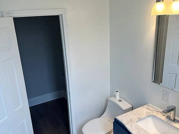 Room Near Pink Line + Utilities Inc