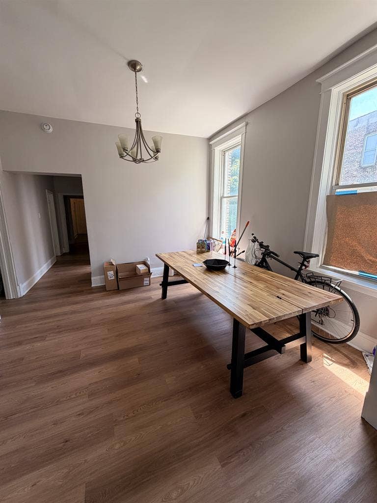 Room Near Pink Line + Utilities Inc