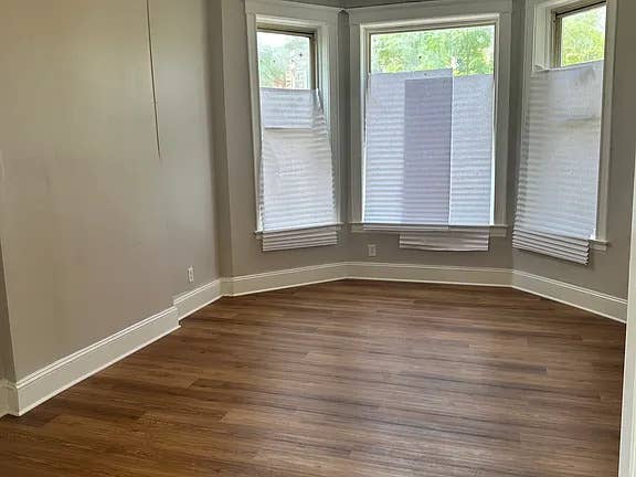 Room Near Pink Line + Utilities Inc