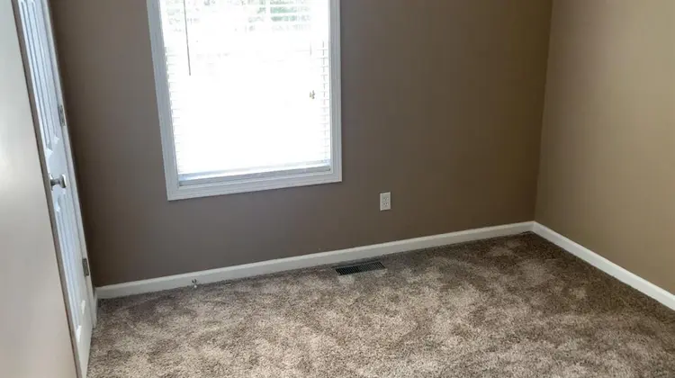 2 rooms in same house 1 price!!!!